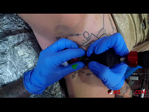 ❤️ Extremadamente tatuado hottie Sully Savage consiguió un tatuaje en su clítoris ❤❌ Follar en es.pornmega.ru ❌️❤️❤️❤️❤️❤️❤️❤️